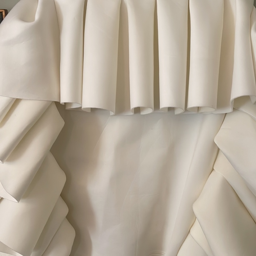 Akira 2018 White Ivory Puffy Art Peplum Ruffle Scuba Skirt Size Medium - Picture 3 of 6